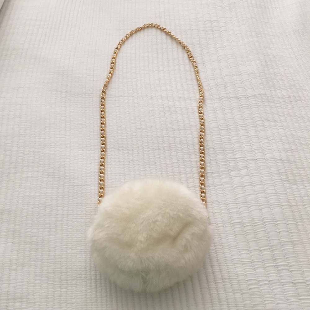 Gap white fluffy puff purse